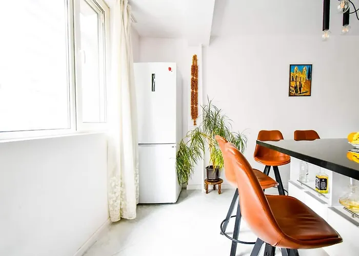 1bdr Quiet Str Vitoshka Area Ac Sofia